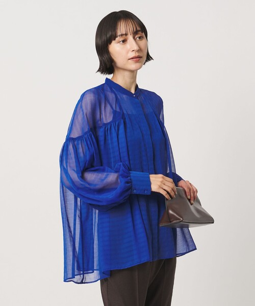 UNITED ARROWS（ユナイテッドアローズ）の「シアー ギャザー バンドカラー ブラウス（シャツ/ブラウス・レディース・ロイヤルブルー/ブラック・FREE）」の8枚目の写真