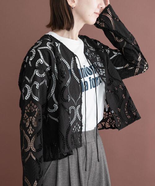 ITEMS URBANRESEARCH(アイテムズ アーバンリサーチ)の「カットワークレースブラウス(シャツ/ブラウス・レディース・ホワイト/ブラック/ブラウン・FREE)」の2枚目の写真
