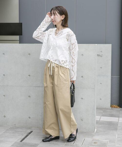 ITEMS URBANRESEARCH(アイテムズ アーバンリサーチ)の「カットワークレースブラウス(シャツ/ブラウス・レディース・ホワイト/ブラック/ブラウン・FREE)」の6枚目の写真