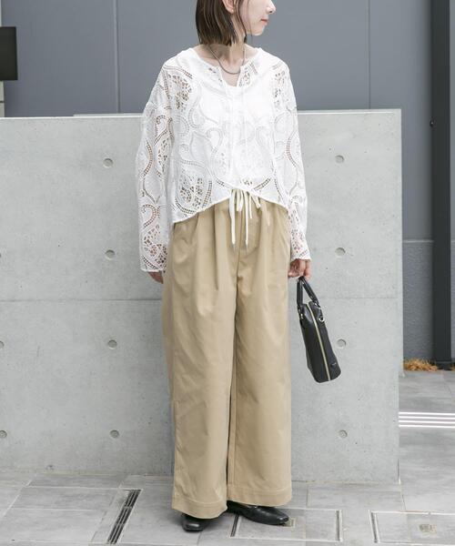 ITEMS URBANRESEARCH(アイテムズ アーバンリサーチ)の「カットワークレースブラウス(シャツ/ブラウス・レディース・ホワイト/ブラック/ブラウン・FREE)」の7枚目の写真