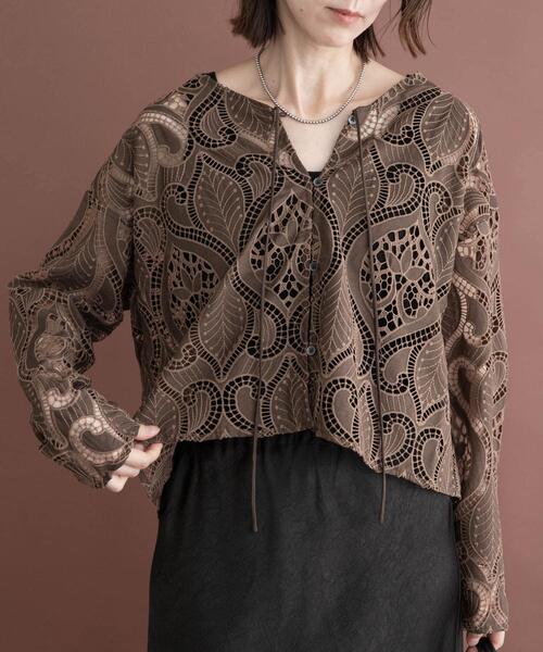 ITEMS URBANRESEARCH(アイテムズ アーバンリサーチ)の「カットワークレースブラウス(シャツ/ブラウス・レディース・ホワイト/ブラック/ブラウン・FREE)」の20枚目の写真