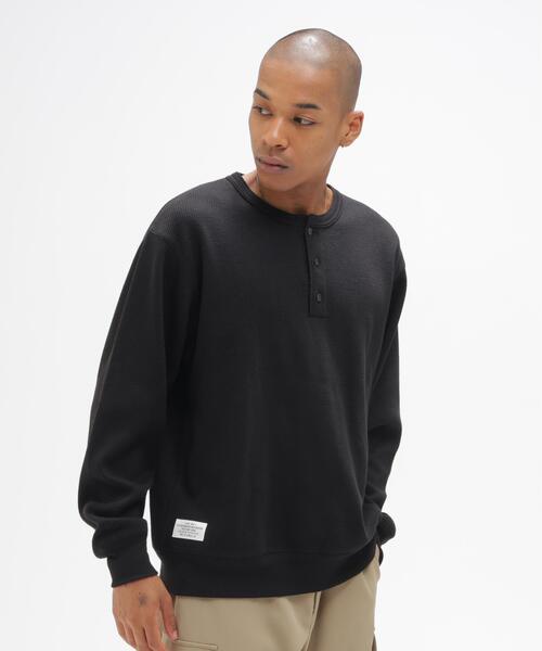 AVIREX(アヴィレックス)の「《直営店限定》HONEYCOMB HENRY L/S RIB T-SHIRT / ハニカム ヘンリー 長袖Tシャツ / AVIREX / アヴィレックス(Tシャツ/カットソー・メンズ・ブラック/キナリ・M/2XL/XL/L)」の3枚目の写真