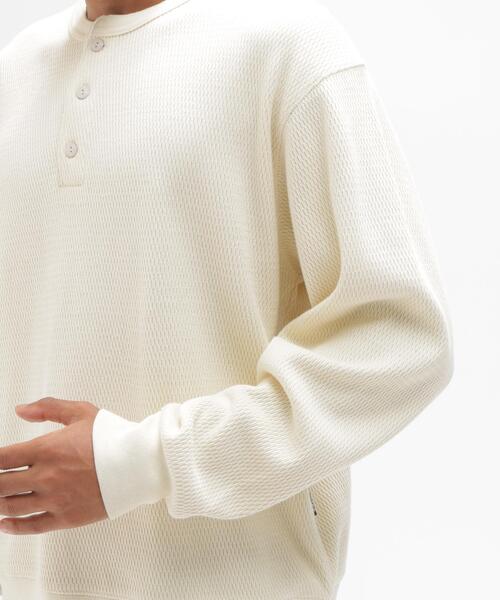 AVIREX(アヴィレックス)の「《直営店限定》HONEYCOMB HENRY L/S RIB T-SHIRT / ハニカム ヘンリー 長袖Tシャツ / AVIREX / アヴィレックス(Tシャツ/カットソー・メンズ・ブラック/キナリ・M/2XL/XL/L)」の17枚目の写真