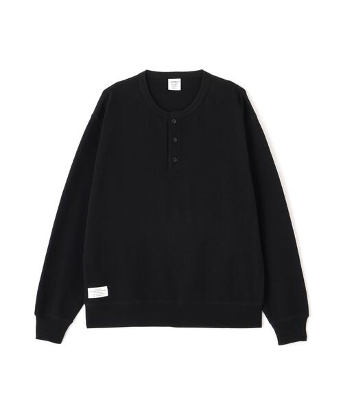 AVIREX(アヴィレックス)の「《直営店限定》HONEYCOMB HENRY L/S RIB T-SHIRT / ハニカム ヘンリー 長袖Tシャツ / AVIREX / アヴィレックス(Tシャツ/カットソー・メンズ・ブラック/キナリ・M/2XL/XL/L)」の1枚目の写真