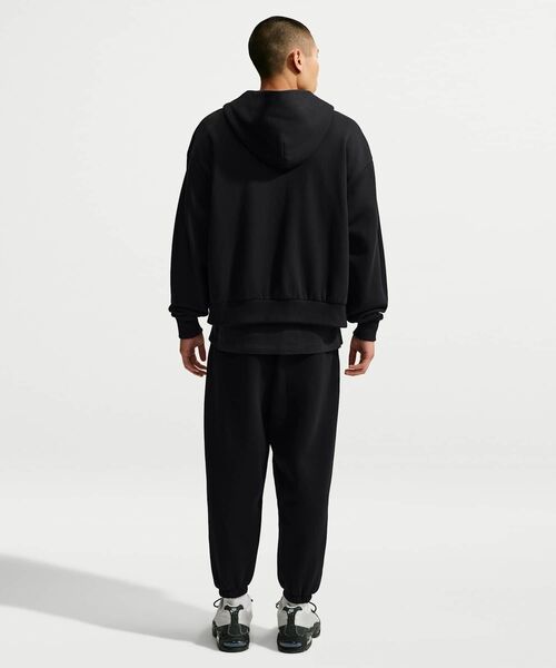 NIKE（ナイキ）の「ナイキ ソロ フリース メンズ カフド パンツ / Nike Solo Fleece Men's Cuffed Pants IX1931-001 Total Black（スウェットパンツ・メンズ・ブラック系その他2・M/L/XL/2XL/S）」の5枚目の写真
