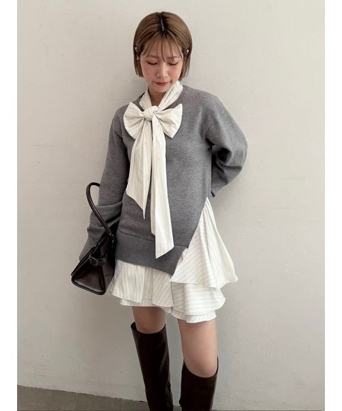 LILY BROWN(リリーブラウン)の「ボウタイリボンニットミニワンピース(ワンピース・レディース・ネイビー/グレー/ブラック・F)」の4枚目の写真