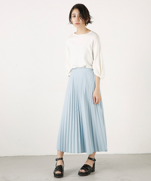 MOUSSY（マウジー）の「TR LONG PLEATS SK/F（スカート・レディース・オフホワイト/ライトブルー/ライトベージュ・1/2）」の3枚目の写真