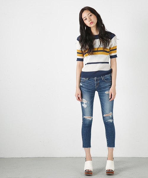 MOUSSY（マウジー）の「fringe cropped Skinny（デニムパンツ・レディース・ライトブルー/ブルー・27inch/26inch/24inch/25inch/23inch）」の2枚目の写真