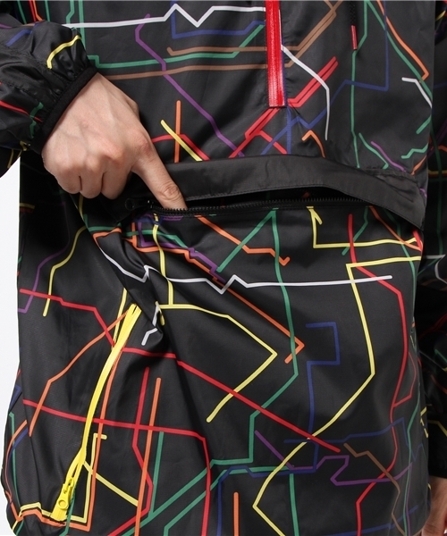 PUMA（プーマ）の「PUMA X DR T7 SAVANNAH（ナイロンジャケット・メンズ・ホワイト/ブラック・X-SMALL/SMALL/MEDIUM/LARGE）」の8枚目の写真