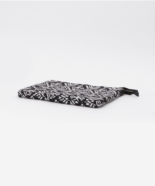 SpRay(スプレイ)の「JQ2WAYクラッチ/ジャガードクラッチ/2WAY(クラッチバッグ・レディース・ブルー/ホワイト×ブラック/ブラック/オレンジ/ベージュ/ネイビー・FREE)」の8枚目の写真