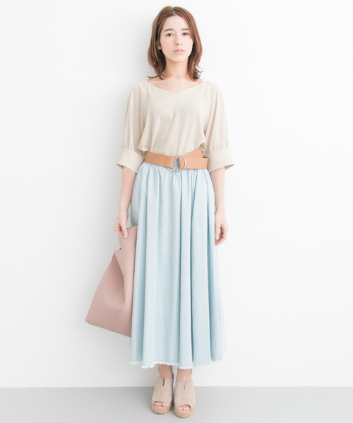 URBAN RESEARCH（アーバンリサーチ）の「 UR オフショル袖折り返しカフスブラウス（シャツ/ブラウス・レディース・オフホワイト/ライトブルー/ライトピンク/ベージュ・FREE）」の18枚目の写真