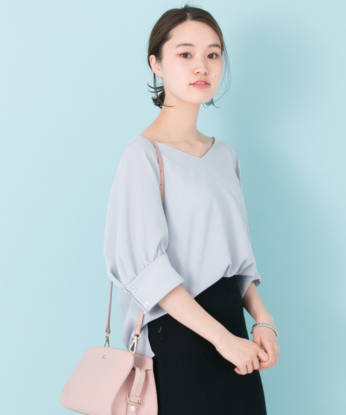 URBAN RESEARCH（アーバンリサーチ）の「 UR オフショル袖折り返しカフスブラウス（シャツ/ブラウス・レディース・オフホワイト/ライトブルー/ライトピンク/ベージュ・FREE）」の12枚目の写真