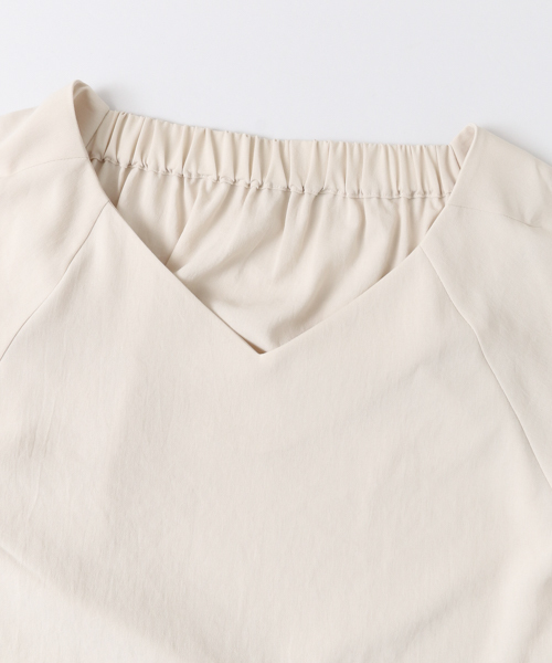 URBAN RESEARCH（アーバンリサーチ）の「 UR オフショル袖折り返しカフスブラウス（シャツ/ブラウス・レディース・オフホワイト/ライトブルー/ライトピンク/ベージュ・FREE）」の10枚目の写真