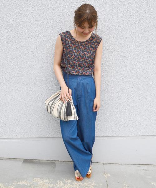 Khaju（カージュ）の「Khaju:フラワープリントバックオープントップス◇（シャツ/ブラウス・レディース・グリーン/オフホワイト・ONE SIZE）」の13枚目の写真