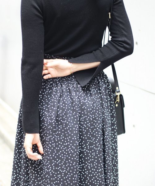 Spick & Span（スピックアンドスパン）の「WASHABLE WOOL リブCREW◆（ニット/セーター・レディース・ブラック/レッド/マスタード/ブラック×ホワイト/ナチュラル・FREE）」の2枚目の写真