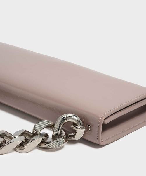 CHARLES & KEITH（チャールズ & キース）の「チェーンハンドルフロントフラップクラッチ / CHAIN HANDLE FRONT FLAP CLUTCH（クラッチバッグ・レディース・ブラック/オリーブ/アイボリー・M）」の9枚目の写真