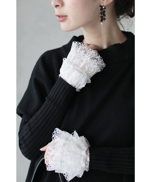 cawaii（カワイイ）の「手元をエレガントに魅せるレースフリルの付け袖（付け襟・レディース・ホワイト・FREE）」の7枚目の写真