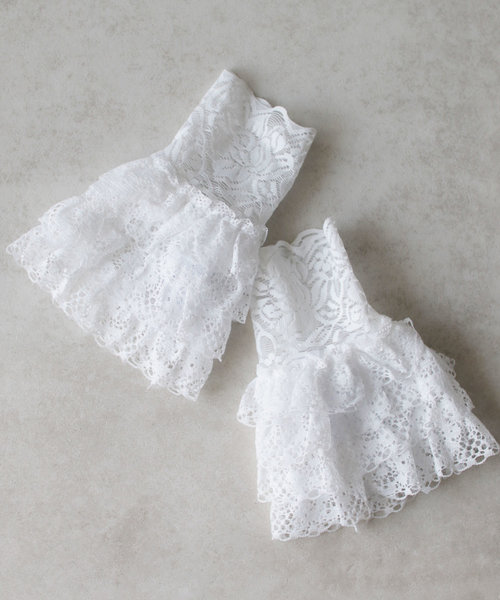 cawaii（カワイイ）の「手元をエレガントに魅せるレースフリルの付け袖（付け襟・レディース・ホワイト・FREE）」の10枚目の写真