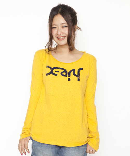 X-girl（エックスガール）の「ABSURD LOGO L/S TEE（Tシャツ/カットソー・レディース・ホワイト/ブラック/ブルー/イエロー・1/2）」の4枚目の写真
