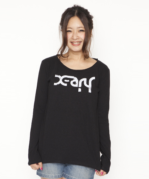 X-girl（エックスガール）の「ABSURD LOGO L/S TEE（Tシャツ/カットソー・レディース・ホワイト/ブラック/ブルー/イエロー・1/2）」の2枚目の写真