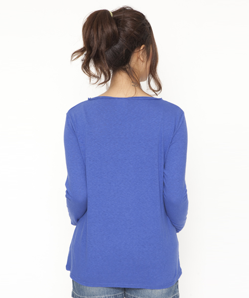 X-girl（エックスガール）の「ABSURD LOGO L/S TEE（Tシャツ/カットソー・レディース・ホワイト/ブラック/ブルー/イエロー・1/2）」の6枚目の写真