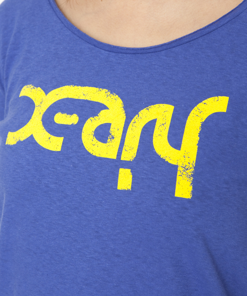 X-girl（エックスガール）の「ABSURD LOGO L/S TEE（Tシャツ/カットソー・レディース・ホワイト/ブラック/ブルー/イエロー・1/2）」の7枚目の写真