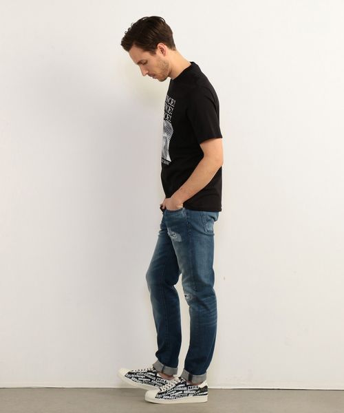 ARMANI EXCHANGE(アルマーニエクスチェンジ)の「【A|Xアルマーニ エクスチェンジ】メッセージ&フォトデザイン クルーネック半袖Tシャツ(Tシャツ/カットソー・メンズ・ホワイト/ブラック・SMALL/MEDIUM/LARGE/X-LARGE/X-SMALL)」の11枚目の写真