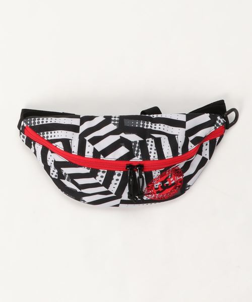 DC（ディーシー）の「ヒップバッグ 5130E912（ボディバッグ/ウエストポーチ・メンズ・ブラック/レッド/ゼブラ・FREE）」の3枚目の写真