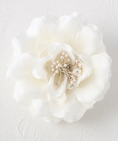 SHOO・LA・RUE(シューラルー)の「【セレモニー/ママスーツ/入卒】ベーシックコサージュ(ブローチ/コサージュ・レディース・ネイビー/オフホワイト/ライトベージュ・00)」の2枚目の写真