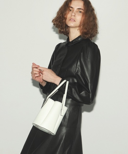 Casselini（キャセリーニ）の「Casselini（キャセリーニ）フェイクレザーパネルバッグ（ハンドバッグ・レディース・ブラック/オレンジ/アイボリー/パープル・FREE）」の2枚目の写真