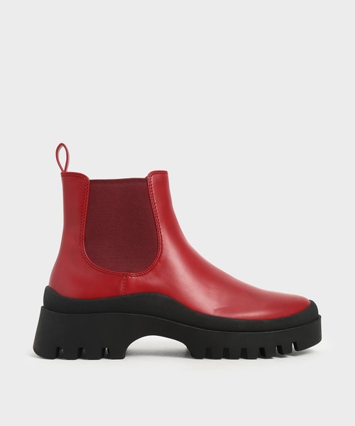 CHARLES & KEITH(チャールズ & キース)の「チャンキー チェルシーブーツ / Chunky Chelsea Boots(ブーツ・レディース・ブラック/レッド/オフホワイト・22.5cm/23cm/23.5cm/24.5cm/25cm/25.5cm)」の3枚目の写真