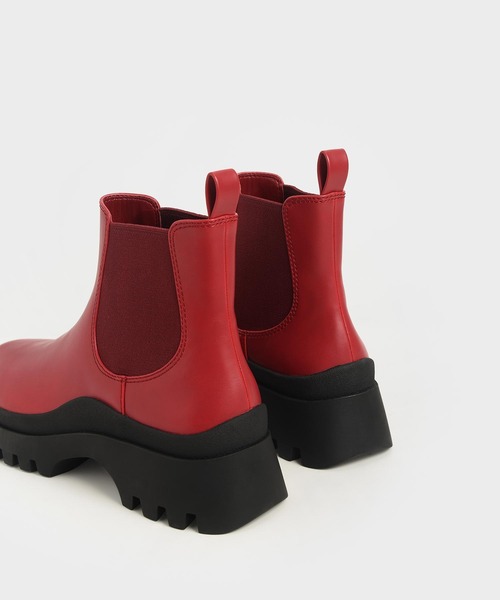 CHARLES & KEITH(チャールズ & キース)の「チャンキー チェルシーブーツ / Chunky Chelsea Boots(ブーツ・レディース・ブラック/レッド/オフホワイト・22.5cm/23cm/23.5cm/24.5cm/25cm/25.5cm)」の12枚目の写真