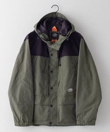 【OUTDOOR PRODUCTS】切替マウンテンパーカー 着るBAGシリーズ　ポケット10個　撥水加工 収納力抜群 ハーネス仕様 体温調節を容易にできる仕様
