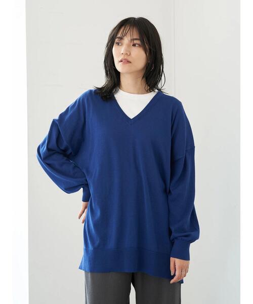 AMERICAN HOLIC（アメリカンホリック）の「深Vネックドロップショルダーニットチュニック　＊（ニット/セーター・レディース・ライトグレー/キャメル/ブラウン/ブラック/ブルー/アイボリー・FREE）」の12枚目の写真