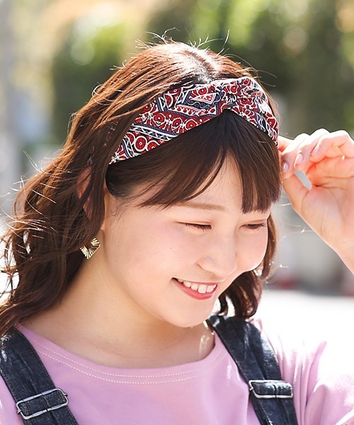 チチカカ(チチカカ)の「エスニック総柄ヘアバンド(ヘアバンド・レディース・レッド/ブルー/グリーン・FREE)」の5枚目の写真