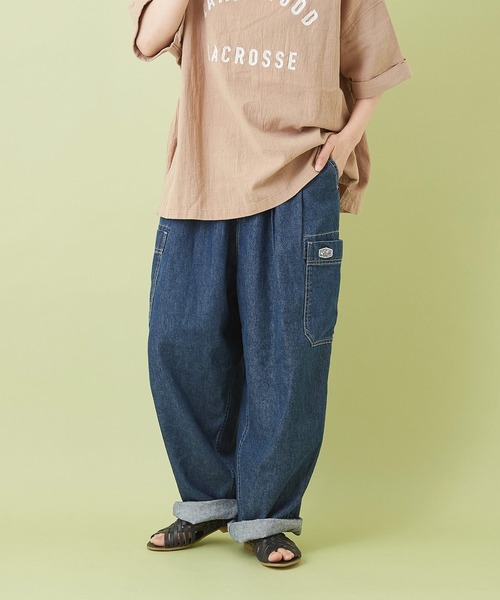 CUBE SUGAR（キューブシュガー）の「綿麻 テンセルデニム イージー サイドポケットパンツ（デニムパンツ・レディース・インディゴブルー/ライトブルー・M）」の2枚目の写真