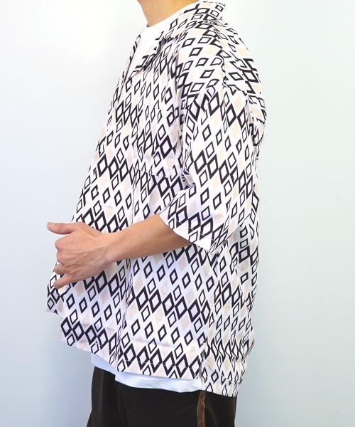 GGD（ジージーディー）の「レトロ調ﾜｲﾄﾞシルエットオープンカラーｼｬツ（シャツ/ブラウス・レディース・グレー/ホワイト/アイボリー/オフホワイト/グレー系その他3/グレー系その他2/グレー系その他4・L/M/LL）」の13枚目の写真