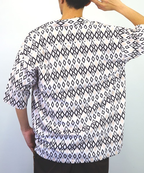 GGD（ジージーディー）の「レトロ調ﾜｲﾄﾞシルエットオープンカラーｼｬツ（シャツ/ブラウス・レディース・グレー/ホワイト/アイボリー/オフホワイト/グレー系その他3/グレー系その他2/グレー系その他4・L/M/LL）」の14枚目の写真