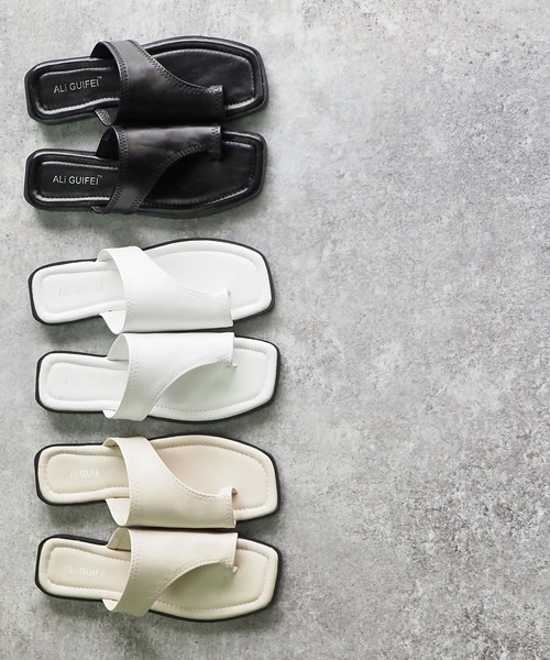 Riberry（リベリー）の「スクエアトゥトングサンダル（サンダル・レディース・ホワイト/ブラック/ベージュ・MEDIUM/LARGE）」の5枚目の写真