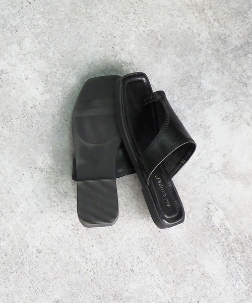 Riberry（リベリー）の「スクエアトゥトングサンダル（サンダル・レディース・ホワイト/ブラック/ベージュ・MEDIUM/LARGE）」の7枚目の写真