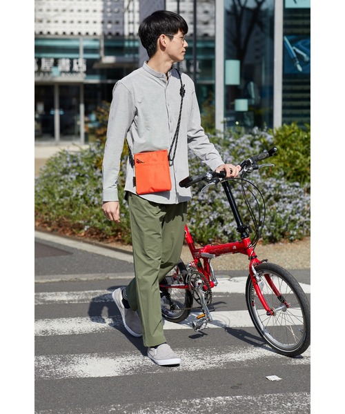 NAVY（ネイビー）の「マジかる 首回りをすっきり清潔感のある印象に バンドカラーシャツ ソロテックス(R)を織り合わせた軽い素材で快適な着心地（シャツ/ブラウス・メンズ・ブラック/グレー/ホワイト・L/XL/M/S）」の19枚目の写真