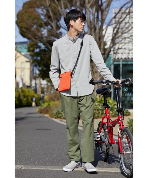 NAVY（ネイビー）の「マジかる 首回りをすっきり清潔感のある印象に バンドカラーシャツ ソロテックス(R)を織り合わせた軽い素材で快適な着心地（シャツ/ブラウス・メンズ・ブラック/グレー/ホワイト・L/XL/M/S）」の13枚目の写真