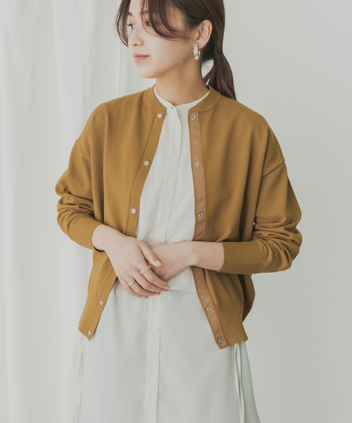 KBF+(ケービーエフプラス)の「KBF+ コンパクトニットカーディガン(カーディガン/ボレロ・レディース・ブラック/パープル/オフホワイト/キャメル・ONE)」の1枚目の写真