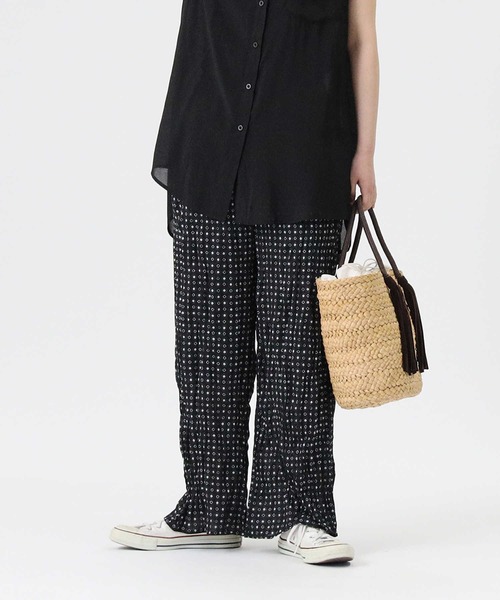 HONEYSUCKLE ROSE(ハニーサックルローズ)の「【HONEYSUCKLE ROSE】「nobee」 楽伸びSUMMERクリンクルパンツ(その他パンツ・レディース・ブラック×ホワイト/ベージュ/ライトベージュ/ブラウン/ダークベージュ/ブラック・L/S/M)」の3枚目の写真