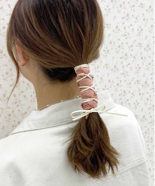 apres jour（アプレジュール）の「【apres jour×ARIAZ】ヘアリボンセット（ヘアゴム・レディース・ダークブラウン/ベージュ/オフホワイト/カーキ/スモークピンク・FREE）」の5枚目の写真