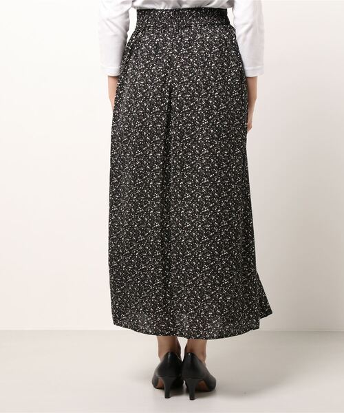 SPINNS（スピンズ）の「総柄ロングスカート（スカート・レディース・ホワイト/ブラック/ベージュ/ライム/ホワイト系その他/ゼブラ/ホワイト系その他2/ブラック系その他2・ONESIZE）」の10枚目の写真