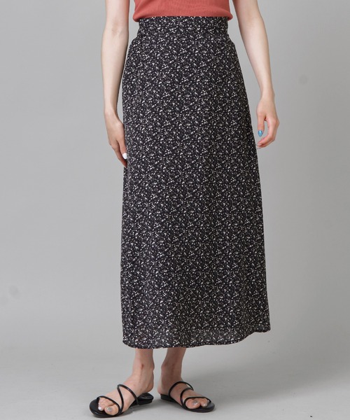 SPINNS（スピンズ）の「総柄ロングスカート（スカート・レディース・ホワイト/ブラック/ベージュ/ライム/ホワイト系その他/ゼブラ/ホワイト系その他2/ブラック系その他2・ONESIZE）」の4枚目の写真