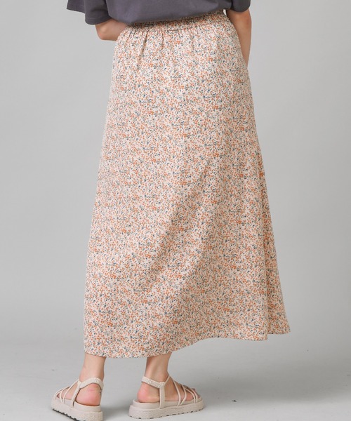 SPINNS（スピンズ）の「総柄ロングスカート（スカート・レディース・ホワイト/ブラック/ベージュ/ライム/ホワイト系その他/ゼブラ/ホワイト系その他2/ブラック系その他2・ONESIZE）」の16枚目の写真