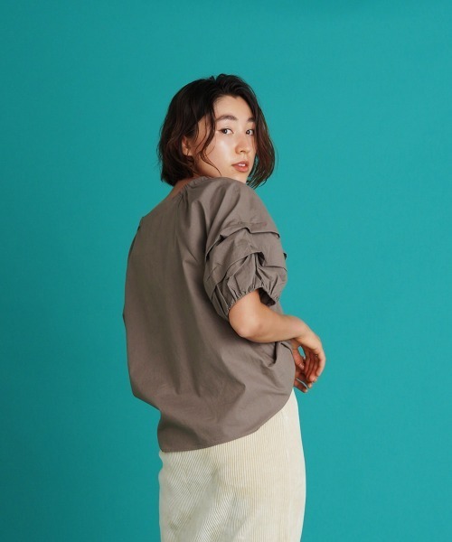 LUPILIEN(ルピリアン)の「コットンホイップスリーブブラウス(シャツ/ブラウス・レディース・オフホワイト/インディゴブルー/モカ・FREE)」の10枚目の写真