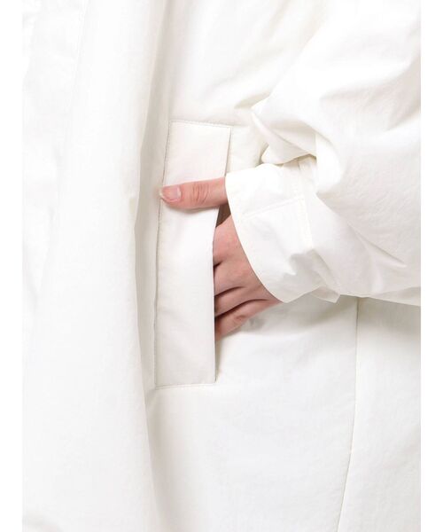 LAGUNAMOON(ラグナムーン)の「オーバーフォルム中綿フーデットコート(その他アウター・レディース・ホワイト/ブラック・FREE)」の3枚目の写真